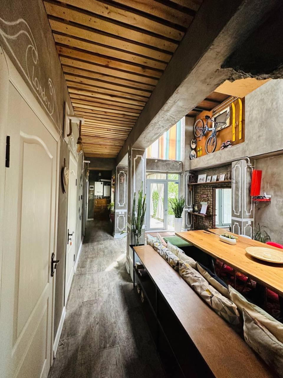 Art House Sweet Home Shymkent Eksteriør billede